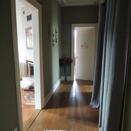 Le Grand Charpentier דירה